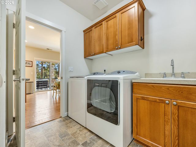 92018 HIGHWAY 104, Warrenton, OR 97146