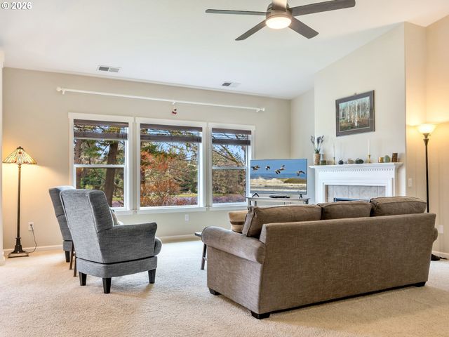 92018 HIGHWAY 104, Warrenton, OR 97146