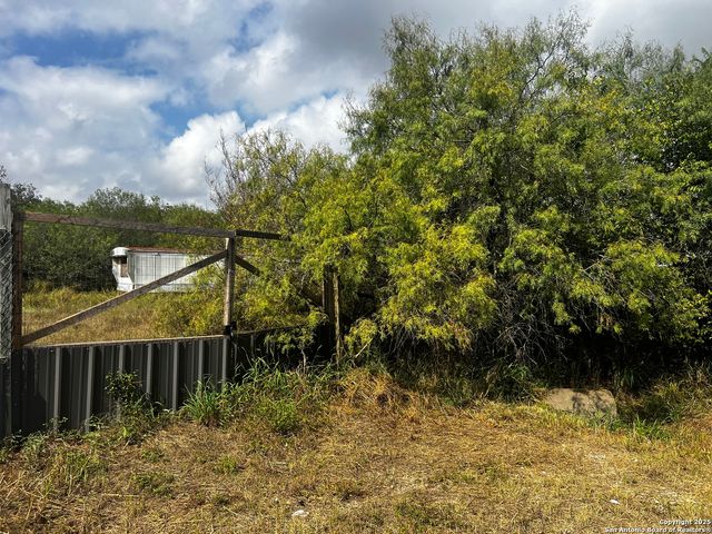 1419 Kayroe, Adkins, TX 78101