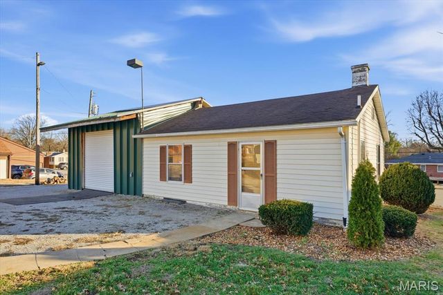 3600 N Belt W, Belleville, IL 62226