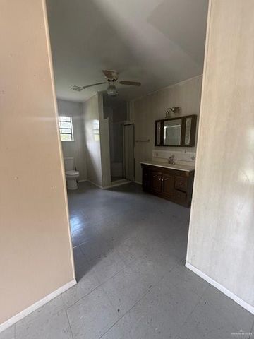 712 S Illinois Avenue, Weslaco, TX 78596