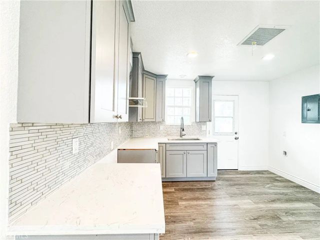 1420 Avenida Del Vista, Corona, CA 92882