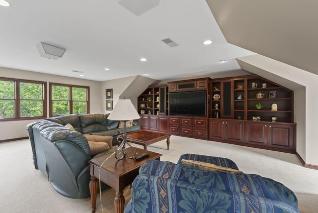 5040 Sunbury Road, Westerville, OH 43082