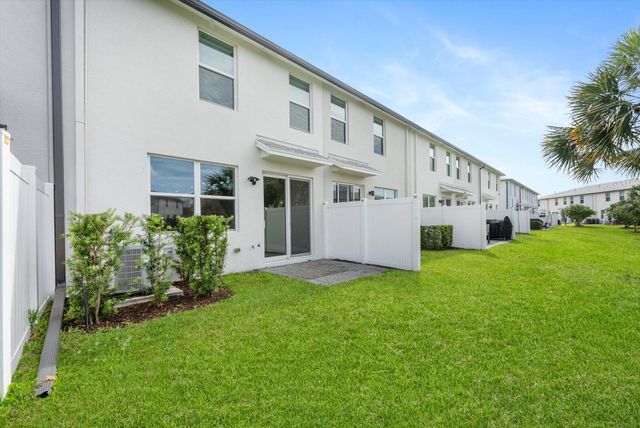 5661 Mentmore Drive, Mangonia Park, FL 33407