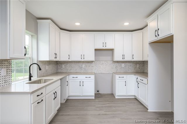 3913 Paoli Pike, Floyds Knobs, IN 47119