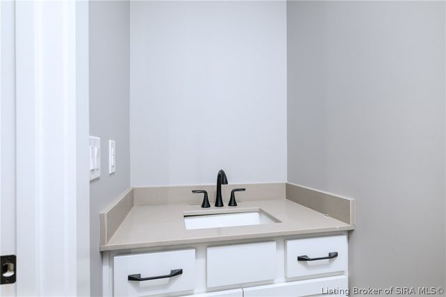 3913 Paoli Pike, Floyds Knobs, IN 47119