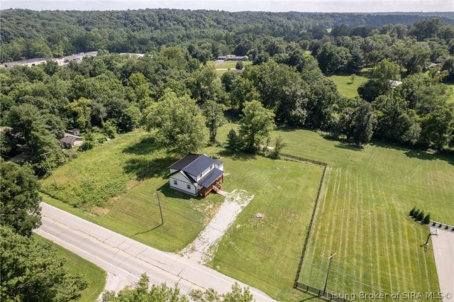 3913 Paoli Pike, Floyds Knobs, IN 47119