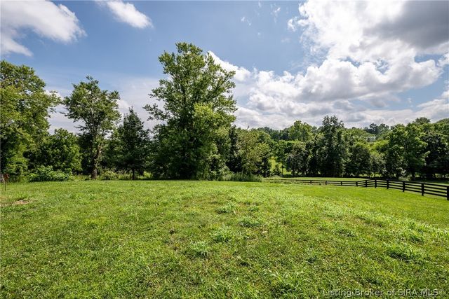 3913 Paoli Pike, Floyds Knobs, IN 47119