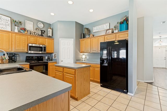 1024 Kingsley Drive, Saginaw, TX 76179