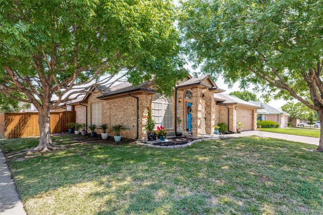 1024 Kingsley Drive, Saginaw, TX 76179