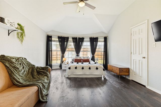 1024 Kingsley Drive, Saginaw, TX 76179