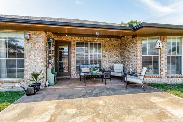 1024 Kingsley Drive, Saginaw, TX 76179