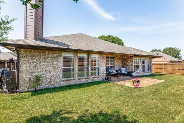1024 Kingsley Drive, Saginaw, TX 76179