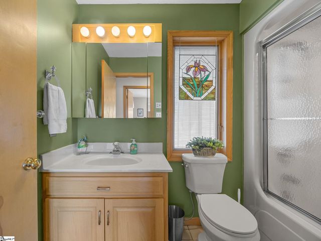 106 Stoneridge Drive, Chesnee, SC 29323