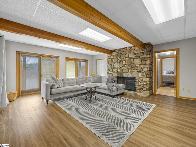 106 Stoneridge Drive, Chesnee, SC 29323