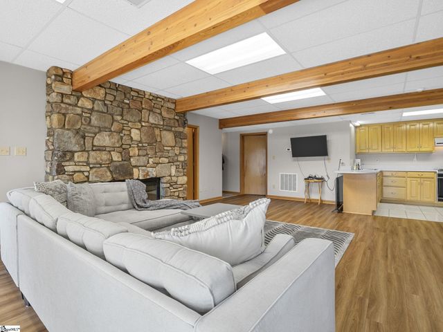 106 Stoneridge Drive, Chesnee, SC 29323