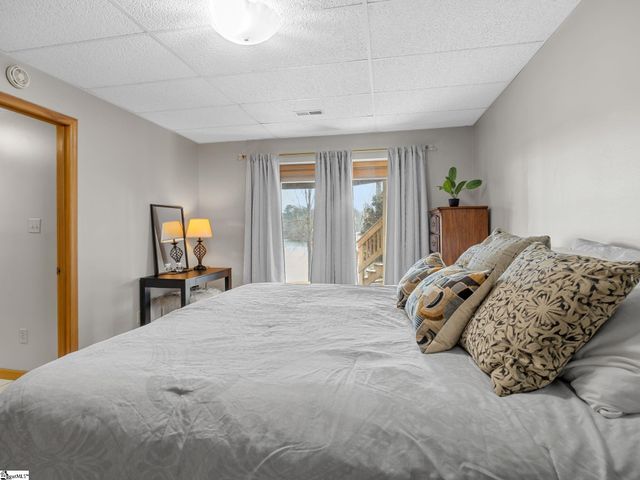 106 Stoneridge Drive, Chesnee, SC 29323