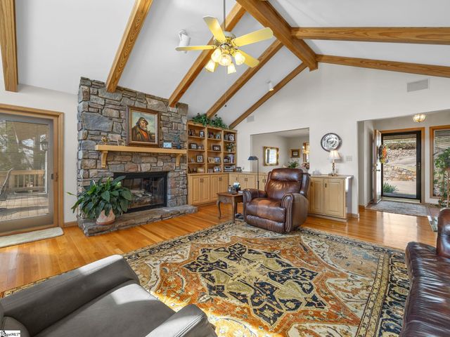 106 Stoneridge Drive, Chesnee, SC 29323