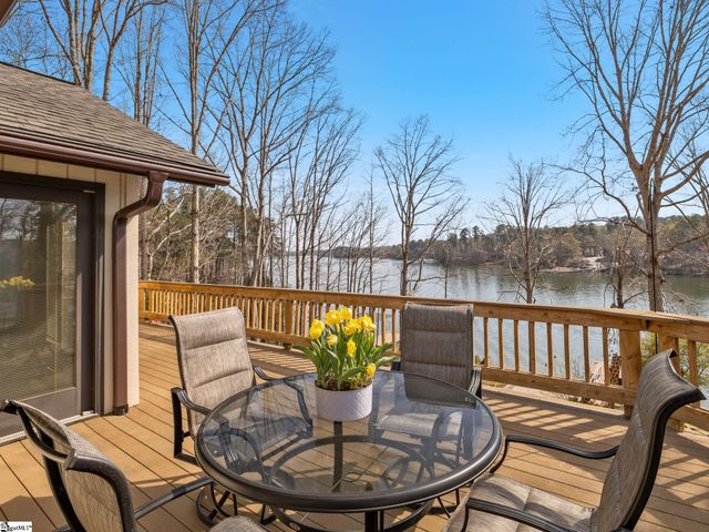 106 Stoneridge Drive, Chesnee, SC 29323