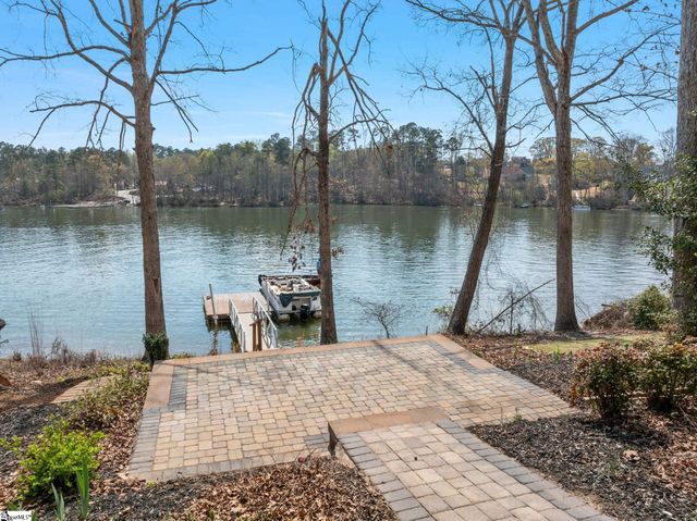 106 Stoneridge Drive, Chesnee, SC 29323