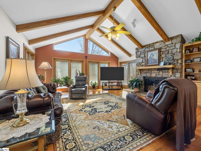 106 Stoneridge Drive, Chesnee, SC 29323