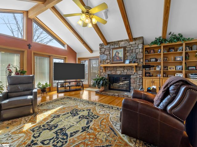 106 Stoneridge Drive, Chesnee, SC 29323