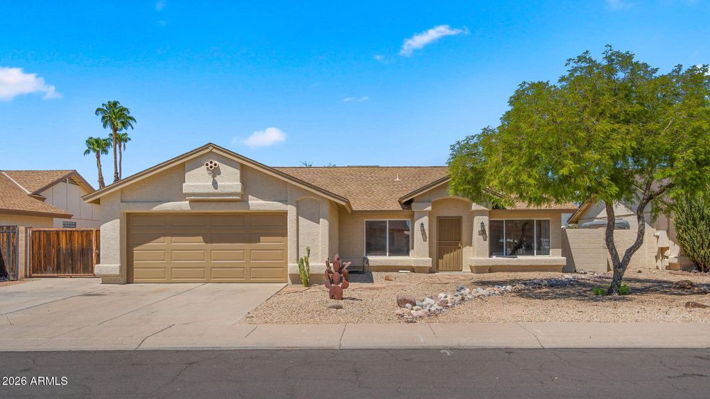 8434 W DREYFUS Drive, Peoria, AZ 85381 — exterior