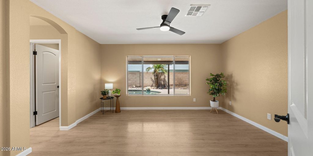 8434 W DREYFUS Drive, Peoria, AZ 85381 — photo 3