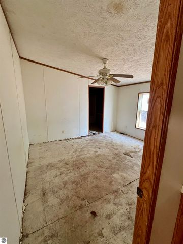 9374 Pine Circle Drive NW, Rapid City, MI 49676