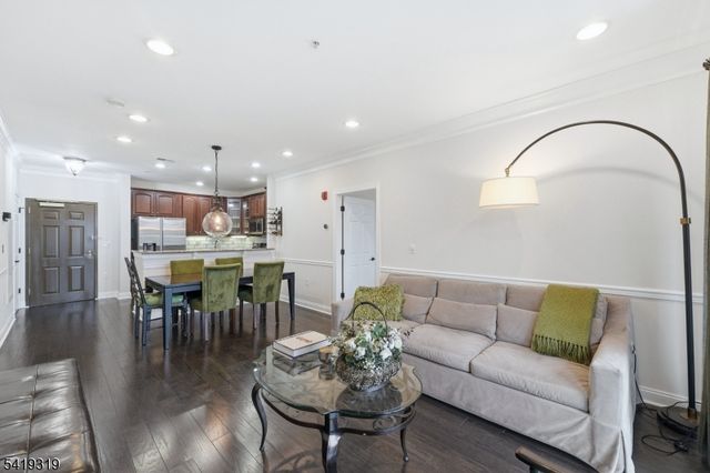 373 Victoria Drive, Bridgewater Twp., NJ 08807