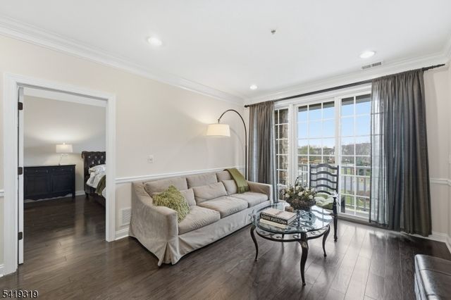 373 Victoria Drive, Bridgewater Twp., NJ 08807