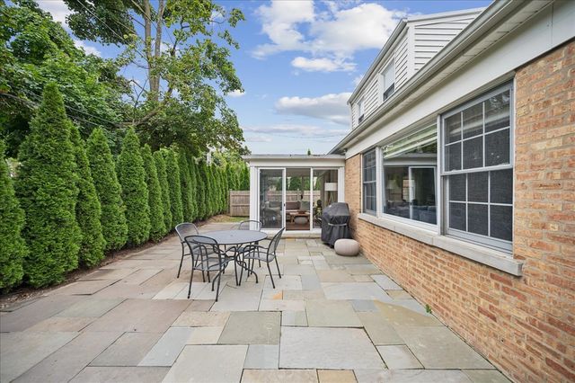1043 Old Elm Lane, Glencoe, IL 60022