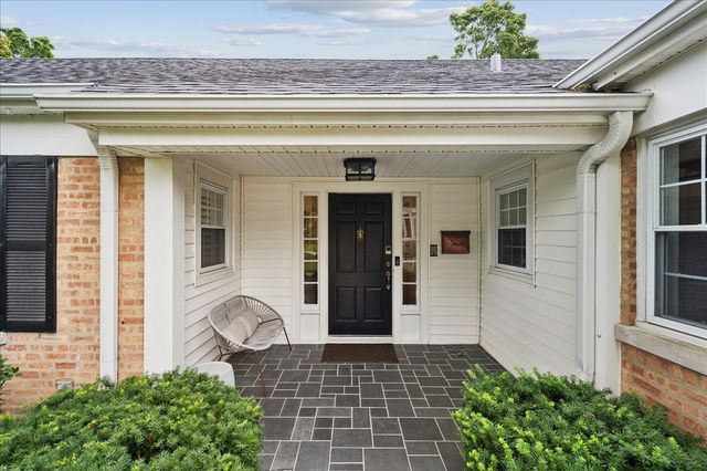 1043 Old Elm Lane, Glencoe, IL 60022