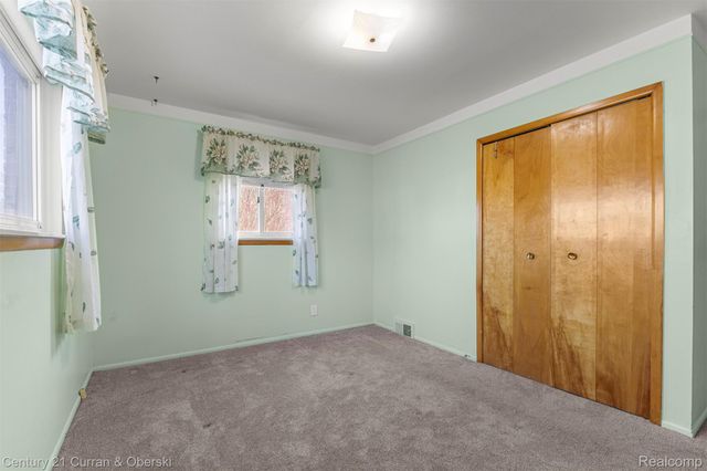 32713 CAMBRIDGE Street, Garden City, MI 48135