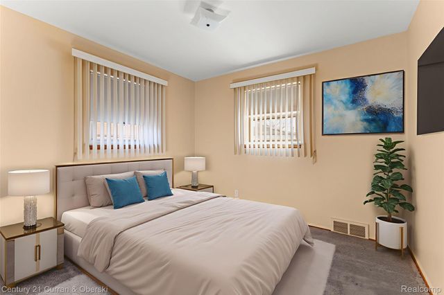 32713 CAMBRIDGE Street, Garden City, MI 48135