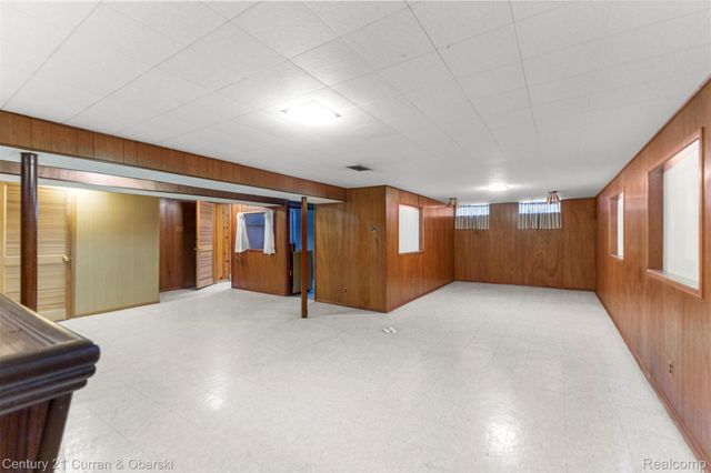 32713 CAMBRIDGE Street, Garden City, MI 48135