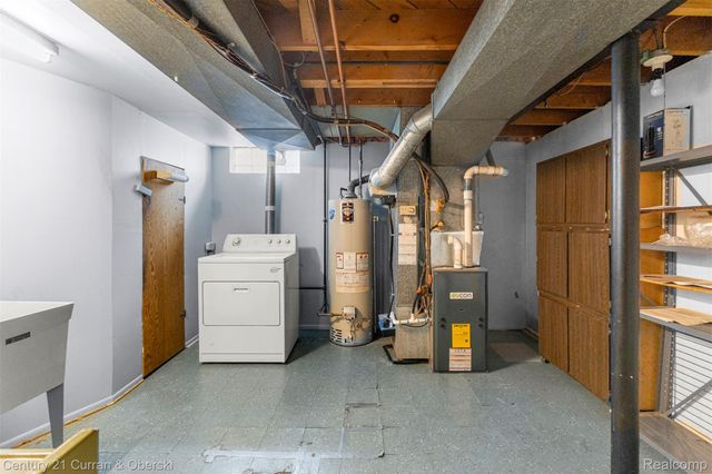 32713 CAMBRIDGE Street, Garden City, MI 48135