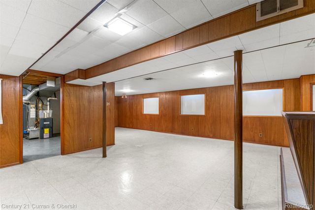 32713 CAMBRIDGE Street, Garden City, MI 48135