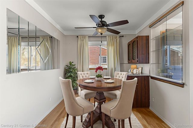 32713 CAMBRIDGE Street, Garden City, MI 48135