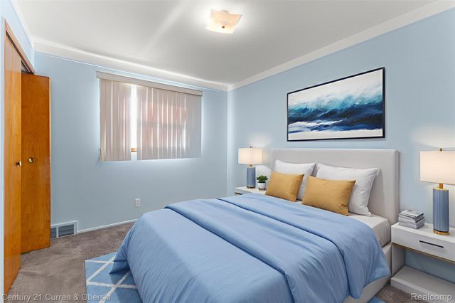 32713 CAMBRIDGE Street, Garden City, MI 48135