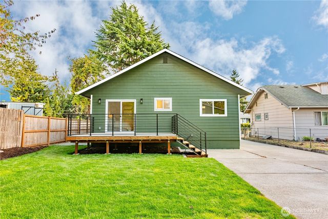 1665 S 42nd Street, Tacoma, WA 98418