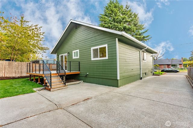 1665 S 42nd Street, Tacoma, WA 98418