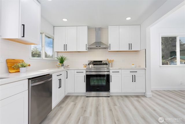 1665 S 42nd Street, Tacoma, WA 98418