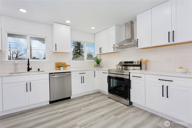 1665 S 42nd Street, Tacoma, WA 98418