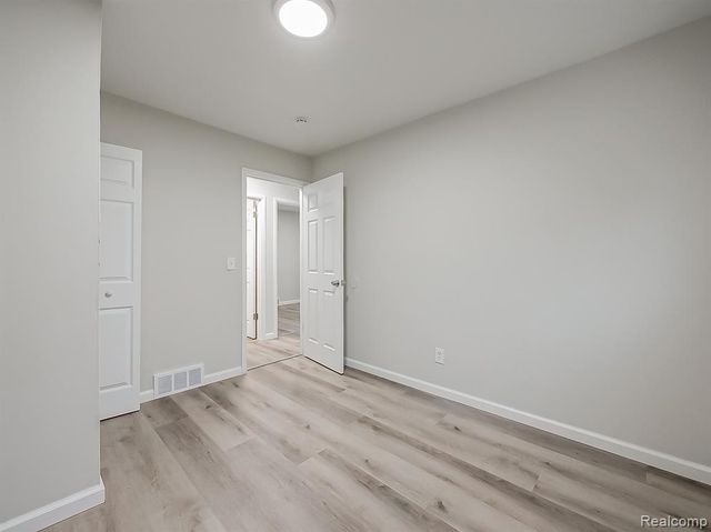 536 Emerson Avenue, Pontiac, MI 48342
