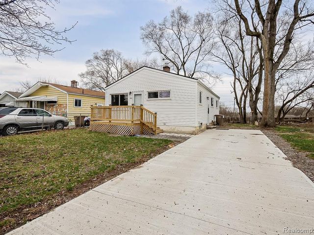 536 Emerson Avenue, Pontiac, MI 48342