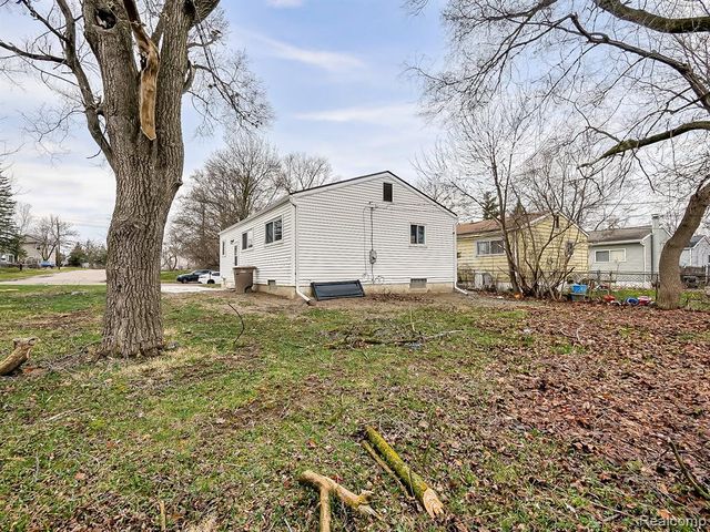 536 Emerson Avenue, Pontiac, MI 48342