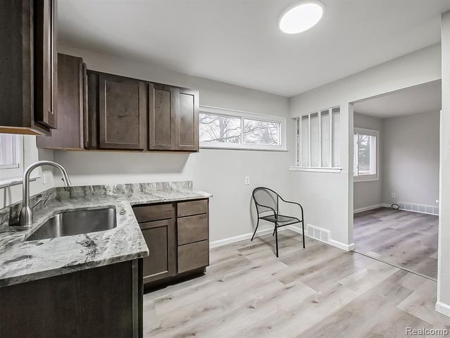 536 Emerson Avenue, Pontiac, MI 48342