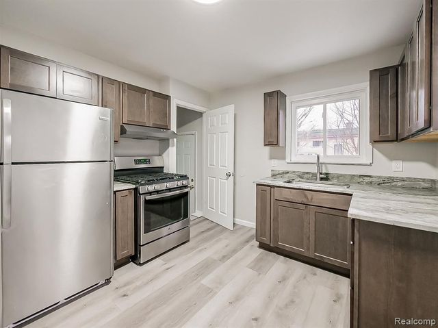 536 Emerson Avenue, Pontiac, MI 48342