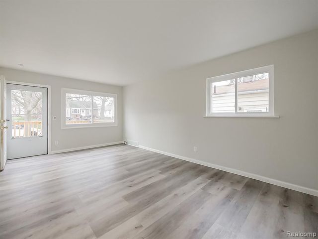 536 Emerson Avenue, Pontiac, MI 48342